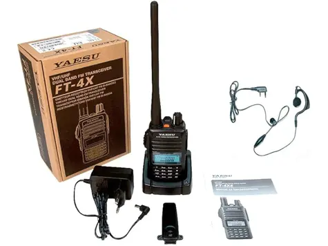 YAESU FT4XE Walkie Talkie VHF/UHF 144-440 MHz con Pinganillo - PIN19M